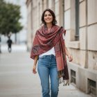 Elegáns sál 215x105 mályva-kék vékony női sál