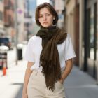 Elegáns női sál 215x105 sötét zöld autentikus mintával