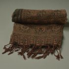 Elegáns női sál 215x105 sötét zöld autentikus mintával